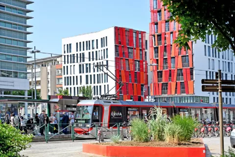 tramway rouge de la MEL