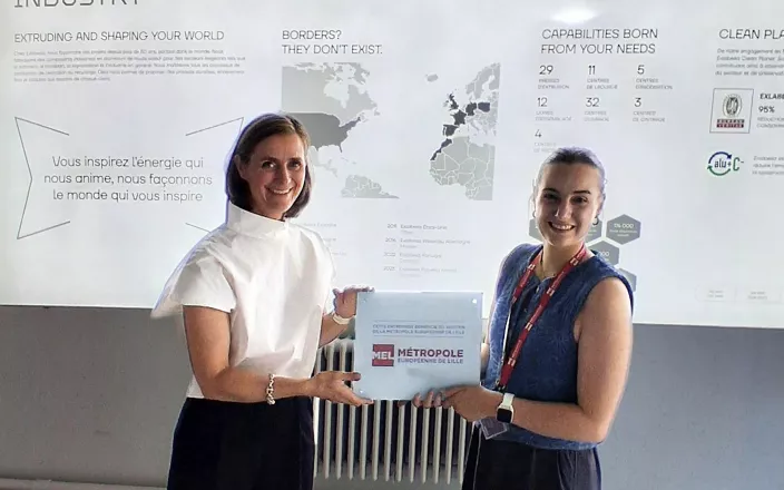 Remise de plaque de la MEL à l'entreprise Flandria Aluminium